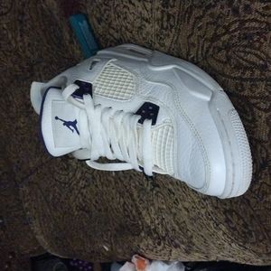 Jordan purple and white size 5/ 1/2